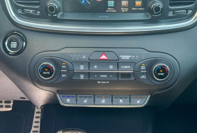 Kia SORENTO 7 places 2.2 CRDI 200 cv ISG ULTIMATE 4X4 4WD BVA Toit ouvrant Caméra CarPlay Cuir
