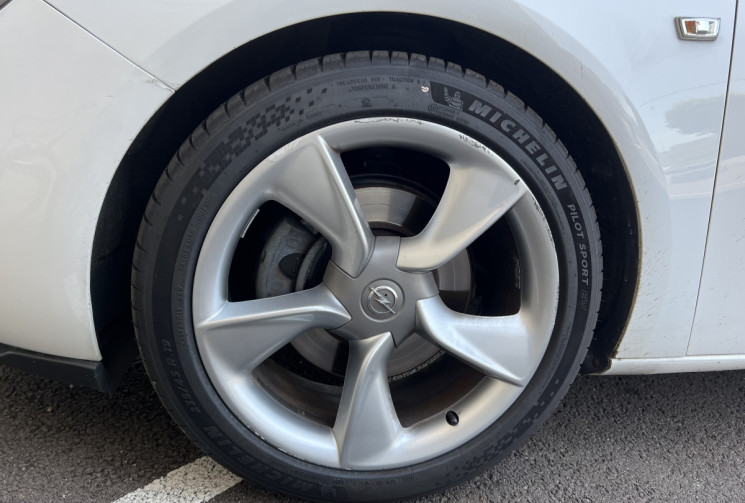 Opel Astra GTC 1.7 CDTI S&S 130 CH