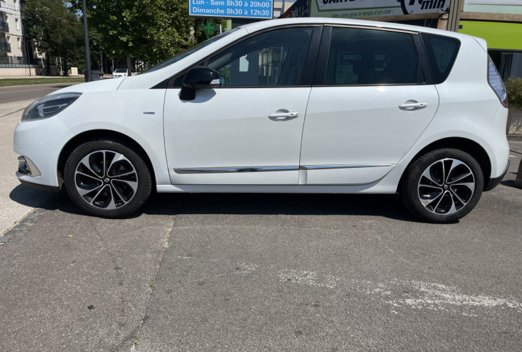 Renault GRAND SCENIC III Phase 2 1.5 dCi BOSE EDC 6 110 cv Boîte auto
