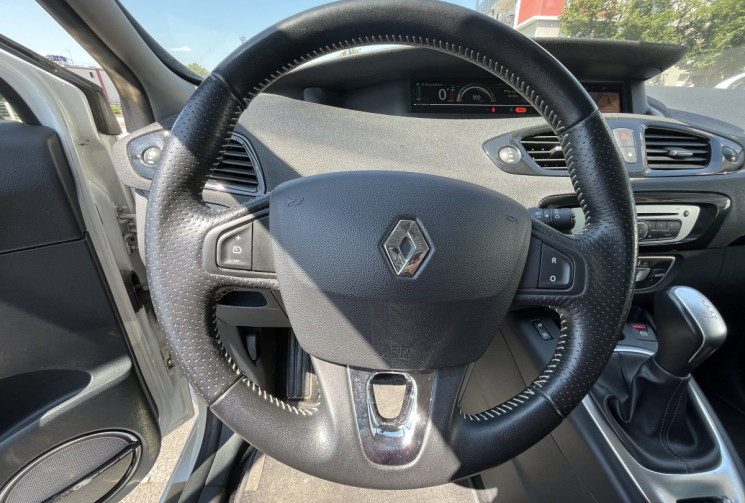 Renault GRAND SCENIC III Phase 2 1.5 dCi BOSE EDC 6 110 cv Boîte auto