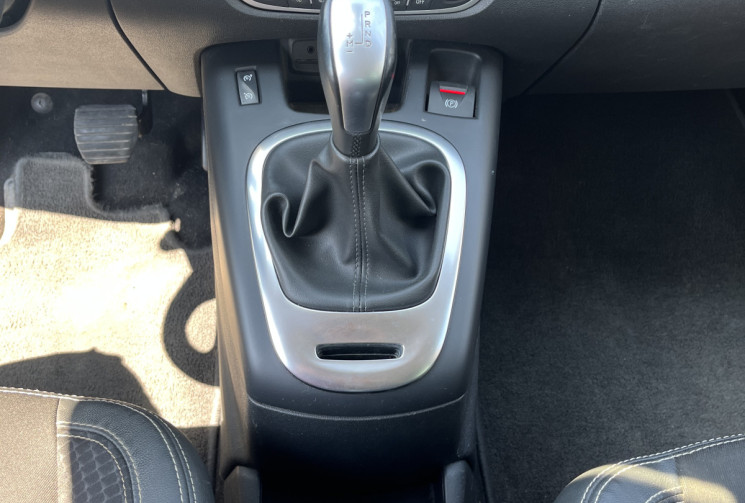 Renault GRAND SCENIC III Phase 2 1.5 dCi BOSE EDC 6 110 cv Boîte auto