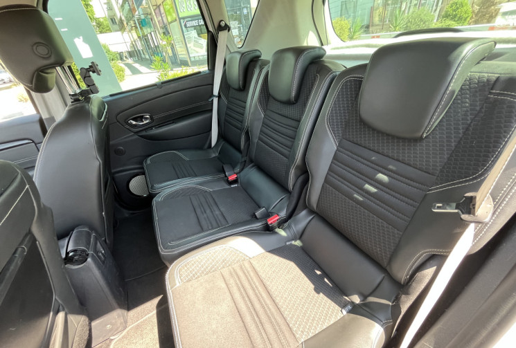 Renault GRAND SCENIC III Phase 2 1.5 dCi BOSE EDC 6 110 cv Boîte auto