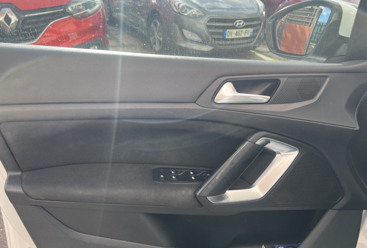 Peugeot 308  II 1.2 THP 110 cv ACTIVE