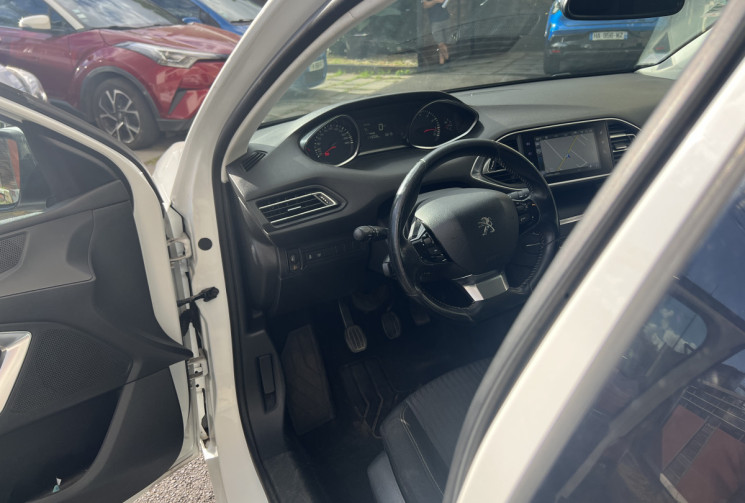 Peugeot 308  II 1.2 THP 110 cv ACTIVE