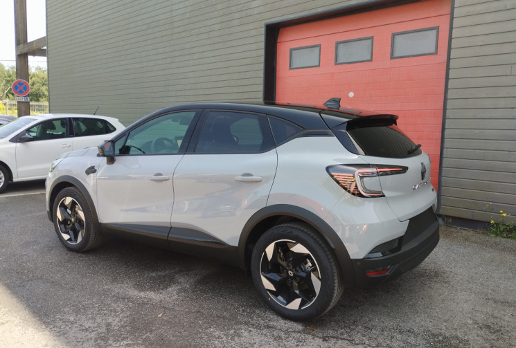 Renault Captur 1.6 E-tech Full Hybrid 145 Techno BVA NEUF 2025 / Caméra 360