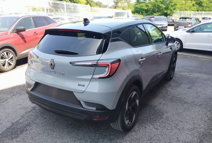 Renault Captur 1.6 E-tech Full Hybrid 145 Techno BVA NEUF 2025 / Caméra 360