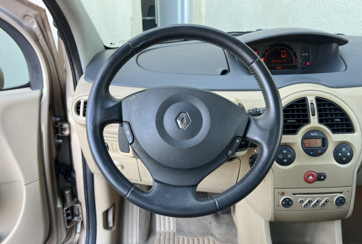 Renault MODUS 1.5 dCi 82 CH ATTELAGE 1ERE MAIN