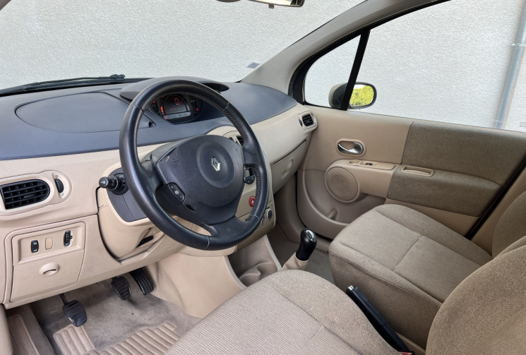 Renault MODUS 1.5 dCi 82 CH ATTELAGE 1ERE MAIN