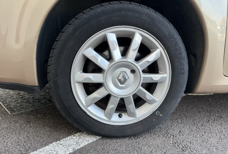 Renault MODUS 1.5 dCi 82 CH ATTELAGE 1ERE MAIN