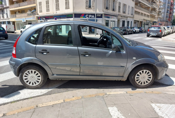 Citroën C3 1.0i 60 CH 5 PORTES DISTRI OK 1 ERE MAIN