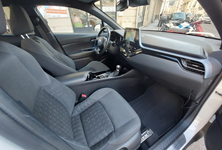 Toyota C-HR 1.8l HYBRID 184 ch EDITION TEAM DEUTSCHLAND 48500 KMS