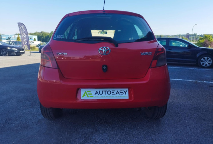 Toyota Yaris 1.3 VVT-I 87 CH 5 PORTES TBE