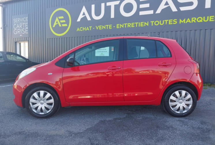 Toyota Yaris 1.3 VVT-I 87 CH 5 PORTES TBE