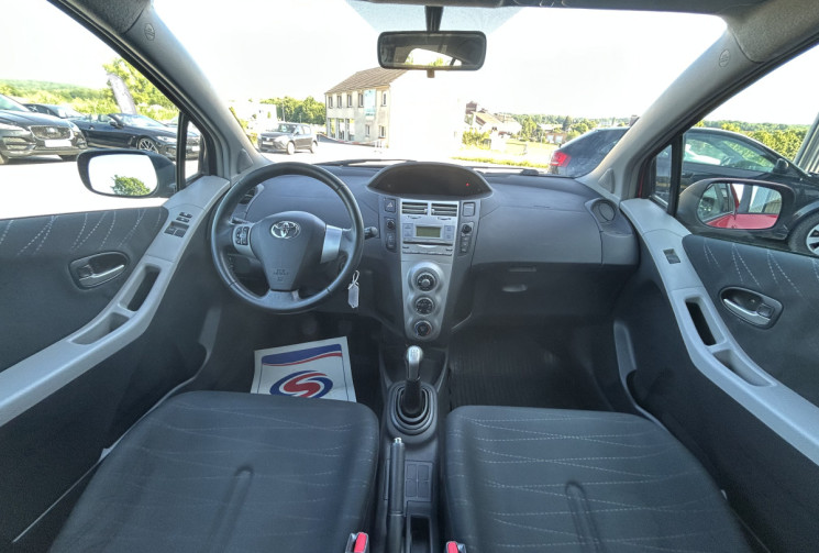 Toyota Yaris 1.3 VVT-I 87 CH 5 PORTES TBE