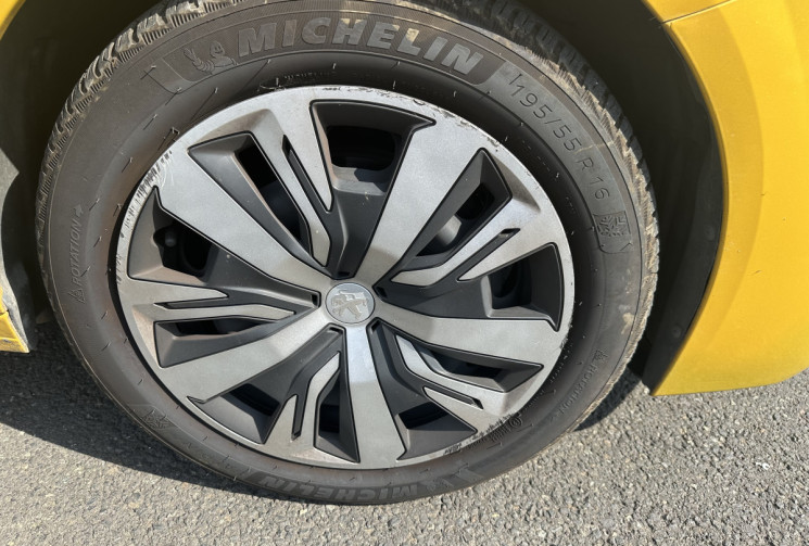 Peugeot 208 1.2 PureTech  EAT8 S&S 100 ACTIVE