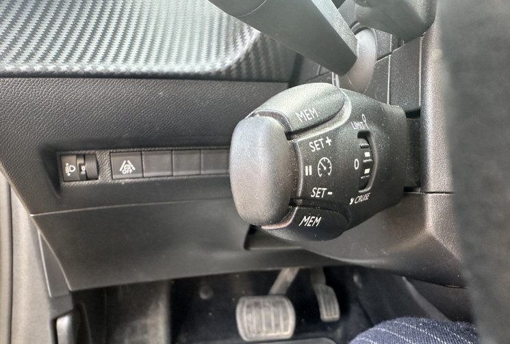 Peugeot 208 1.2 PureTech  EAT8 S&S 100 ACTIVE