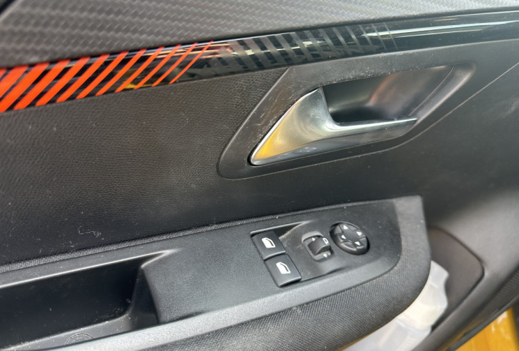 Peugeot 208 1.2 PureTech  EAT8 S&S 100 ACTIVE