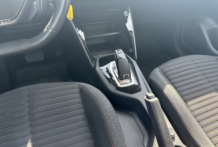 Peugeot 208 1.2 PureTech  EAT8 S&S 100 ACTIVE