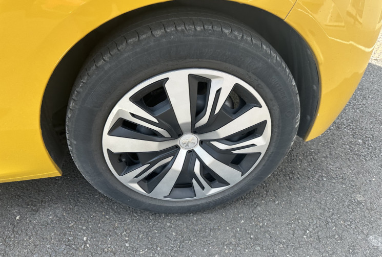 Peugeot 208 1.2 PureTech  EAT8 S&S 100 ACTIVE