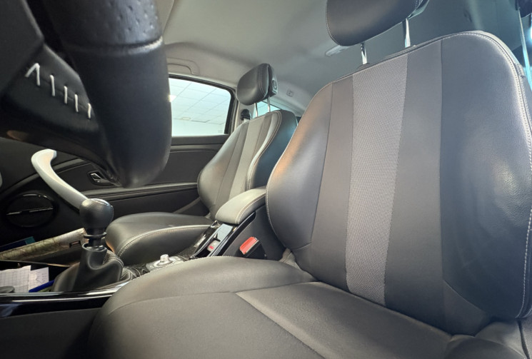 Renault Megane 1.6 l 130 cv coupe bose  