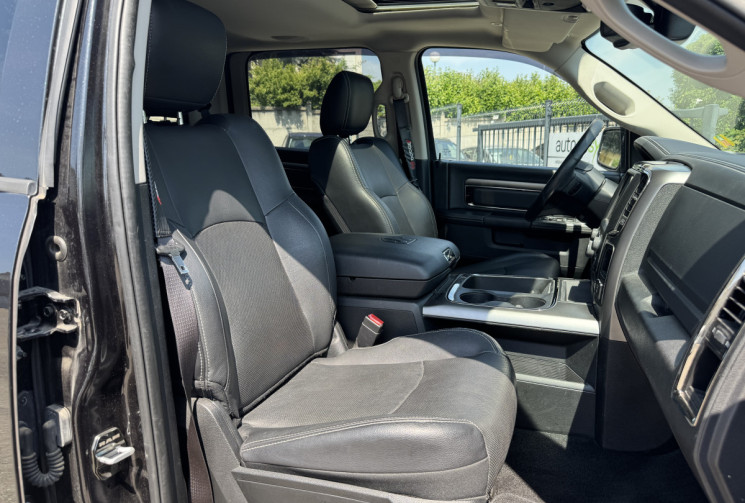 Dodge RAM 5.7L / V8 / 401 CH / CREW SPORT BLACK EDITION 