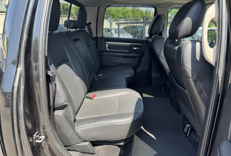 Dodge RAM 5.7L / V8 / 401 CH / CREW SPORT BLACK EDITION 