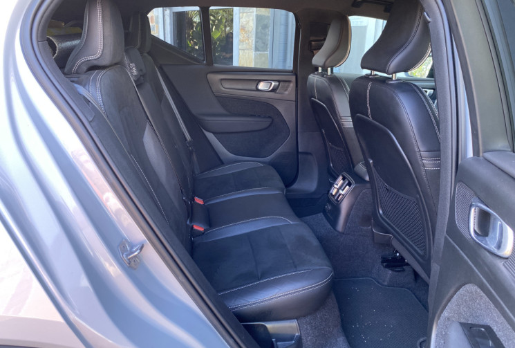 Volvo XC40  T4 1.5 Plug in Hybrid DCT7 129 cv R-DESIGN
