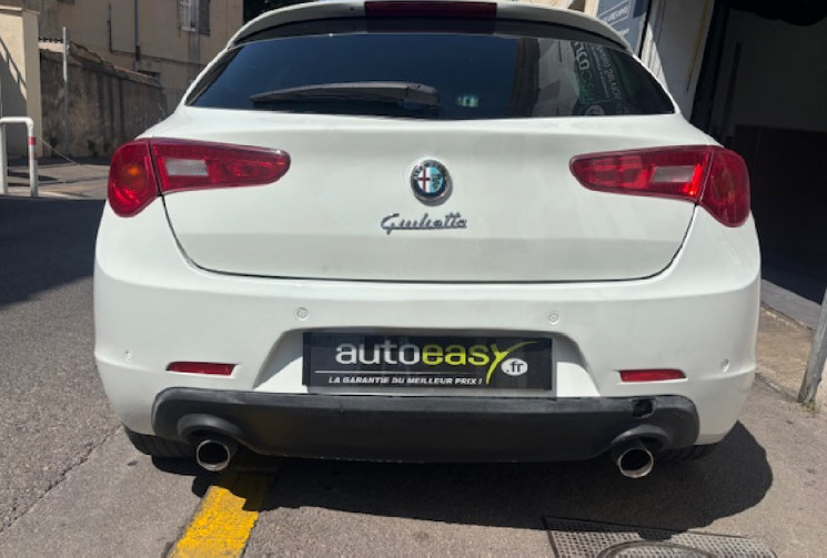 Alfa Romeo GIULIETTA 2.0 JTDm 150 cv origine France 3eme Main CUIR / CLIM / DETECTEUR AV AR / GPS /