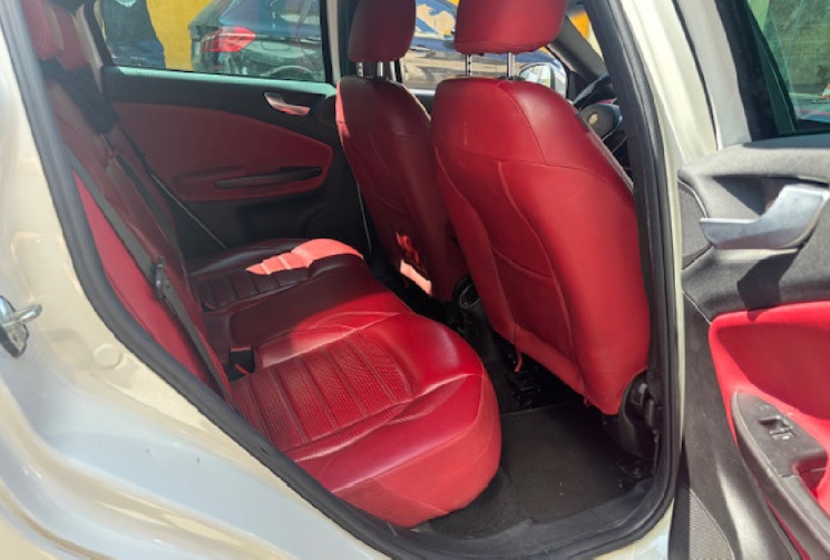 Alfa Romeo GIULIETTA 2.0 JTDm 150 cv origine France 3eme Main CUIR / CLIM / DETECTEUR AV AR / GPS /