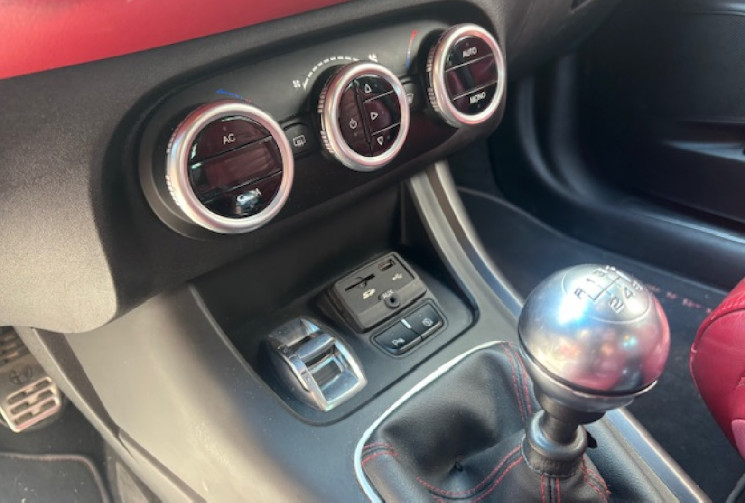 Alfa Romeo GIULIETTA 2.0 JTDm 150 cv origine France 3eme Main CUIR / CLIM / DETECTEUR AV AR / GPS /