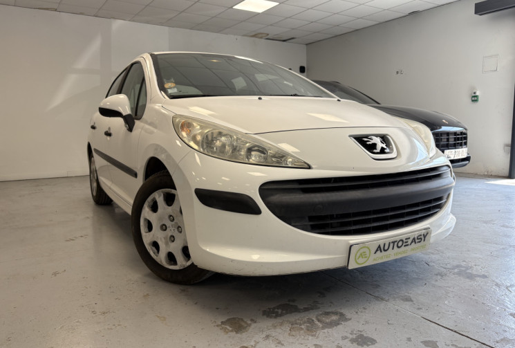 Peugeot 207 1.4 l 70 CV Distribution et embrayage neuf