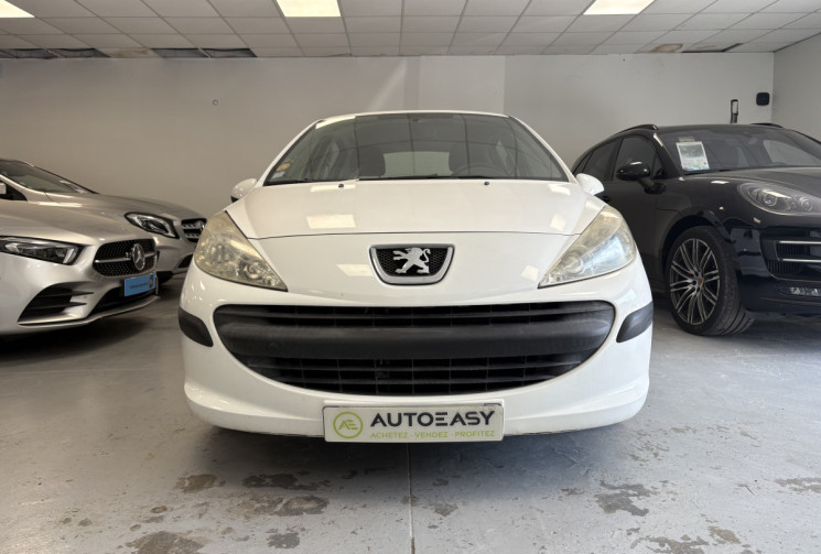 Peugeot 207 1.4 l 70 CV Distribution et embrayage neuf