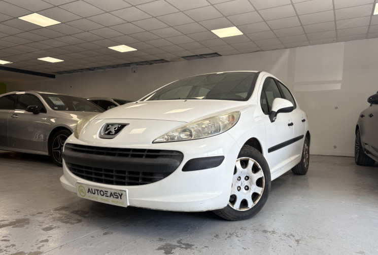 Peugeot 207 1.4 l 70 CV Distribution et embrayage neuf