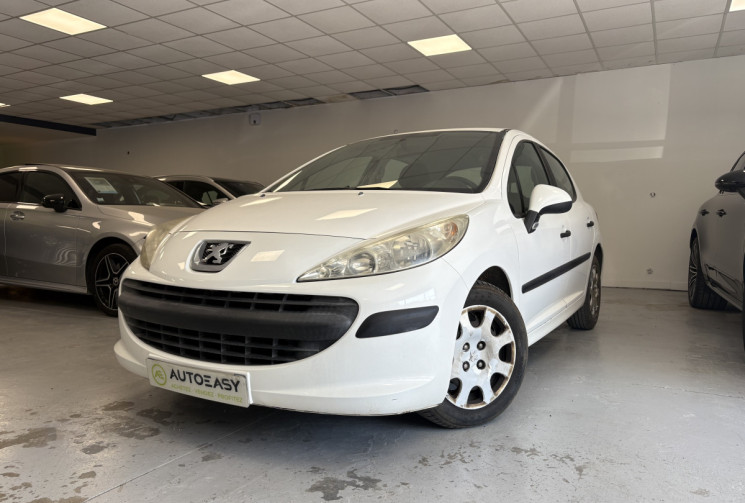 Peugeot 207 1.4 l 70 CV Distribution et embrayage neuf