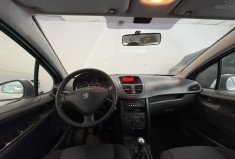 Peugeot 207 1.4 l 70 CV Distribution et embrayage neuf