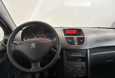Peugeot 207 1.4 l 70 CV Distribution et embrayage neuf