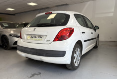 Peugeot 207 1.4 l 70 CV Distribution et embrayage neuf