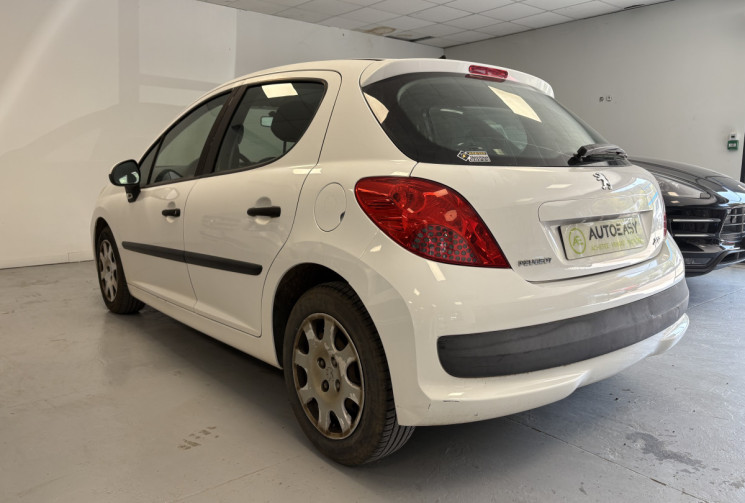 Peugeot 207 1.4 l 70 CV Distribution et embrayage neuf
