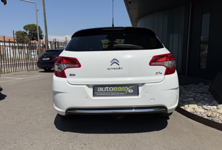 Citroën C4 1.6 e-HDi 112 cv Exclusive / Distribution et vidange à jour / Toit Panoramique