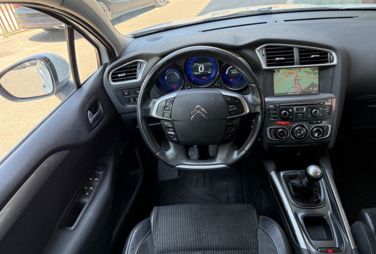 Citroën C4 1.6 e-HDi 112 cv Exclusive / Distribution et vidange à jour / Toit Panoramique