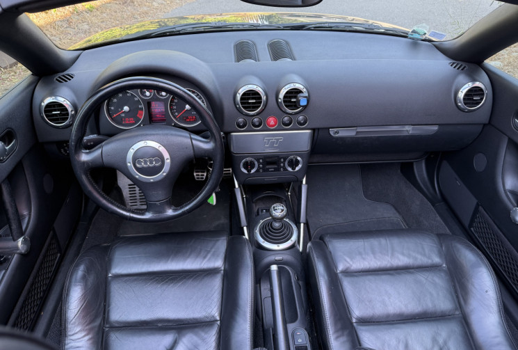 Audi TT ROADSTER 1.8 i Turbo 180cv / Suivi d’entretiens / Distribution à jour / Bose