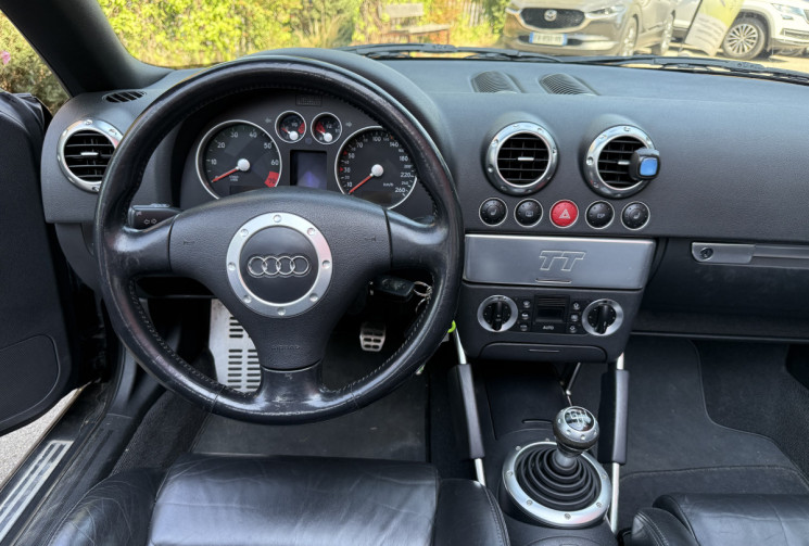 Audi TT ROADSTER 1.8 i Turbo 180cv / Suivi d’entretiens / Distribution à jour / Bose