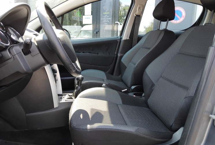 Peugeot 207 1.4 vti 75 Active - Entretien suivi complet 