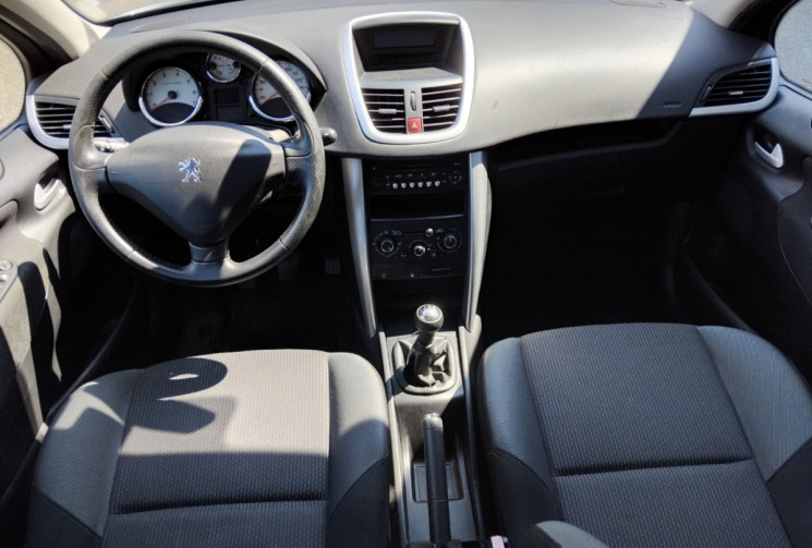 Peugeot 207 1.4 vti 75 Active - Entretien suivi complet 