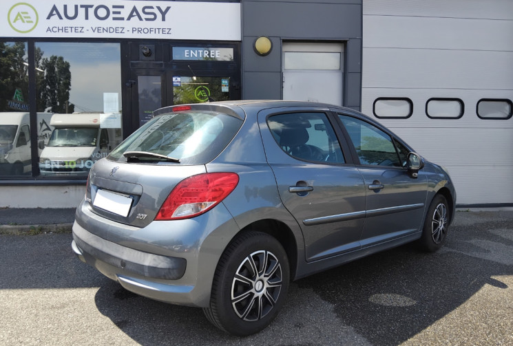 Peugeot 207 1.4 vti 75 Active - Entretien suivi complet 