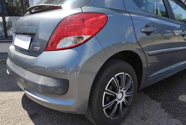 Peugeot 207 1.4 vti 75 Active - Entretien suivi complet 