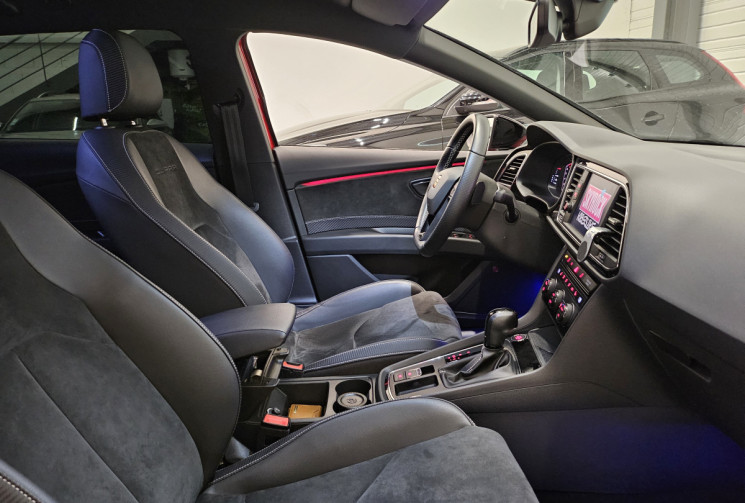 SEAT Leon cupra st 300 cv dsg7 4X4 / j 20¨/ carplay