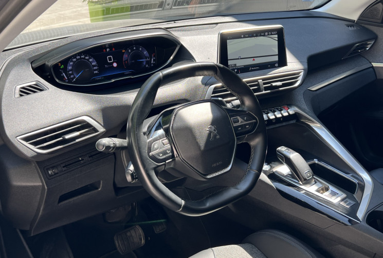 Peugeot 3008 1.2 130 Allure EAT8 / Distribution OK / Suivi 100% Peugeot / Carplay / Caméra / Keyless