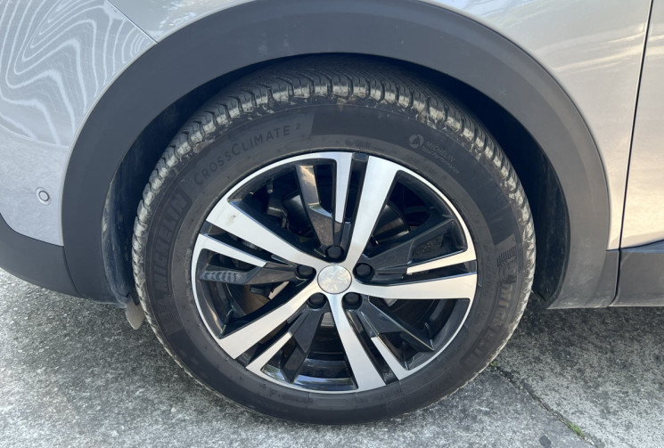 Peugeot 3008 1.2 130 Allure EAT8 / Distribution OK / Suivi 100% Peugeot / Carplay / Caméra / Keyless