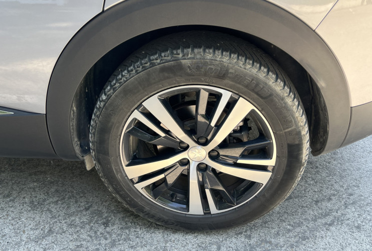 Peugeot 3008 1.2 130 Allure EAT8 / Distribution OK / Suivi 100% Peugeot / Carplay / Caméra / Keyless